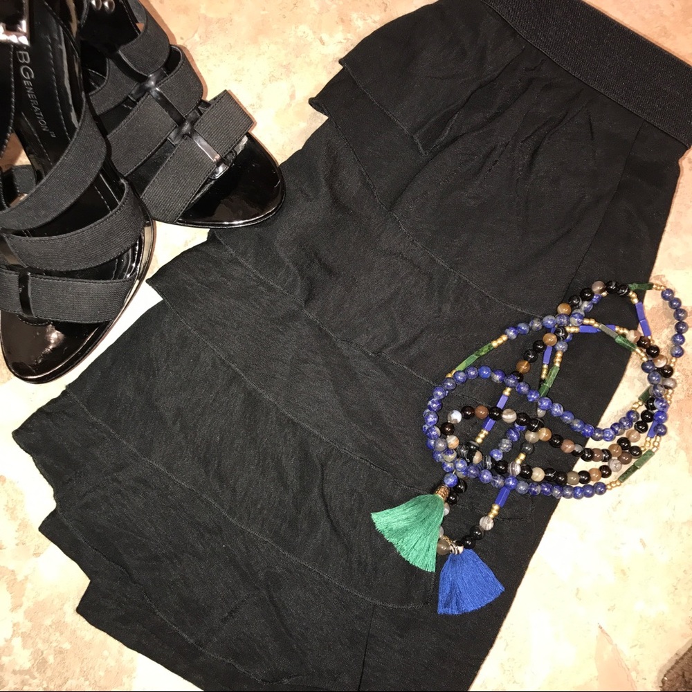 BCBGMaxAzria Black Flirty Skirt with pockets