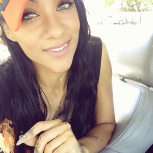 Meet your Posher, Crystal