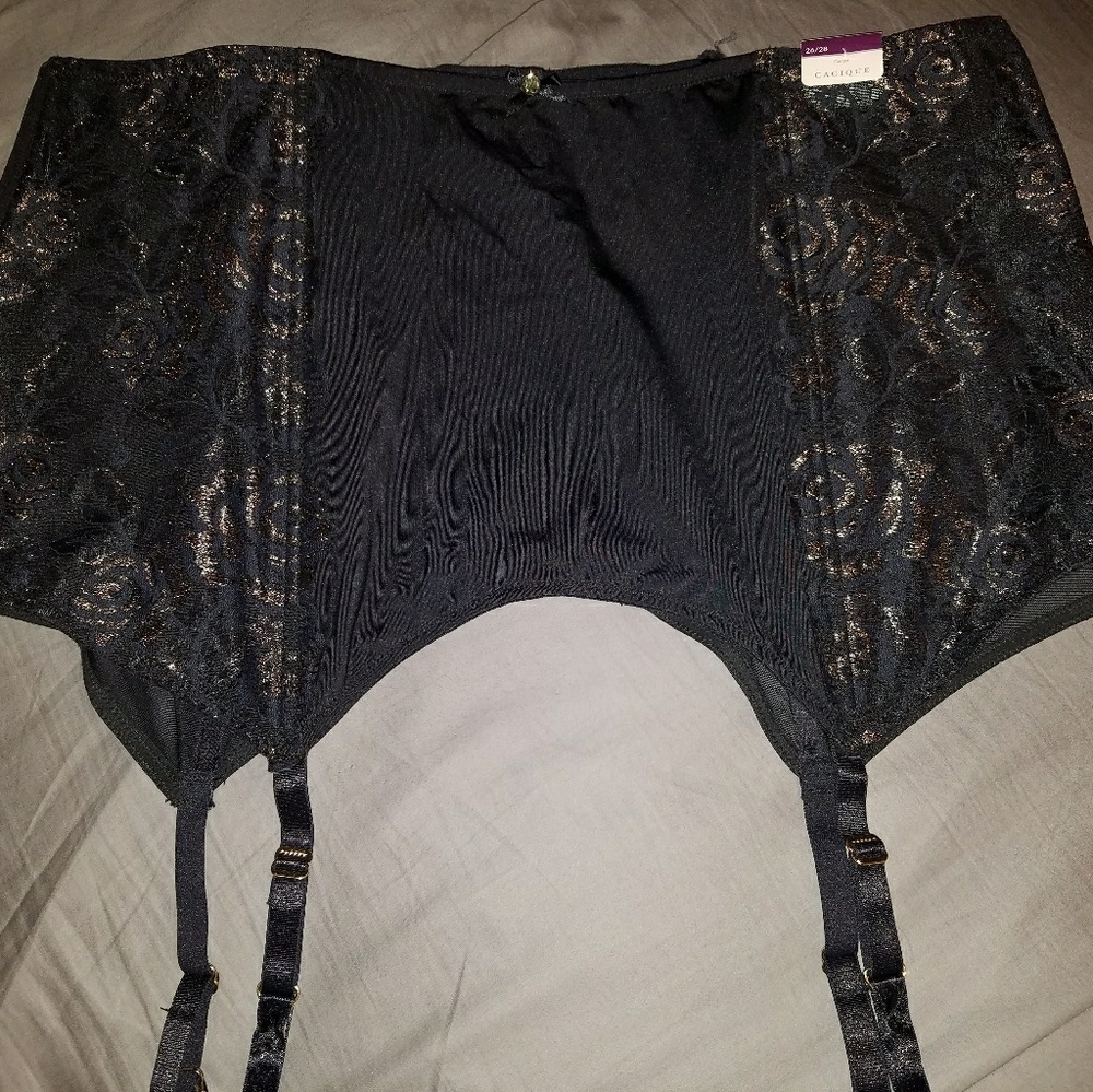 Cacique  garter