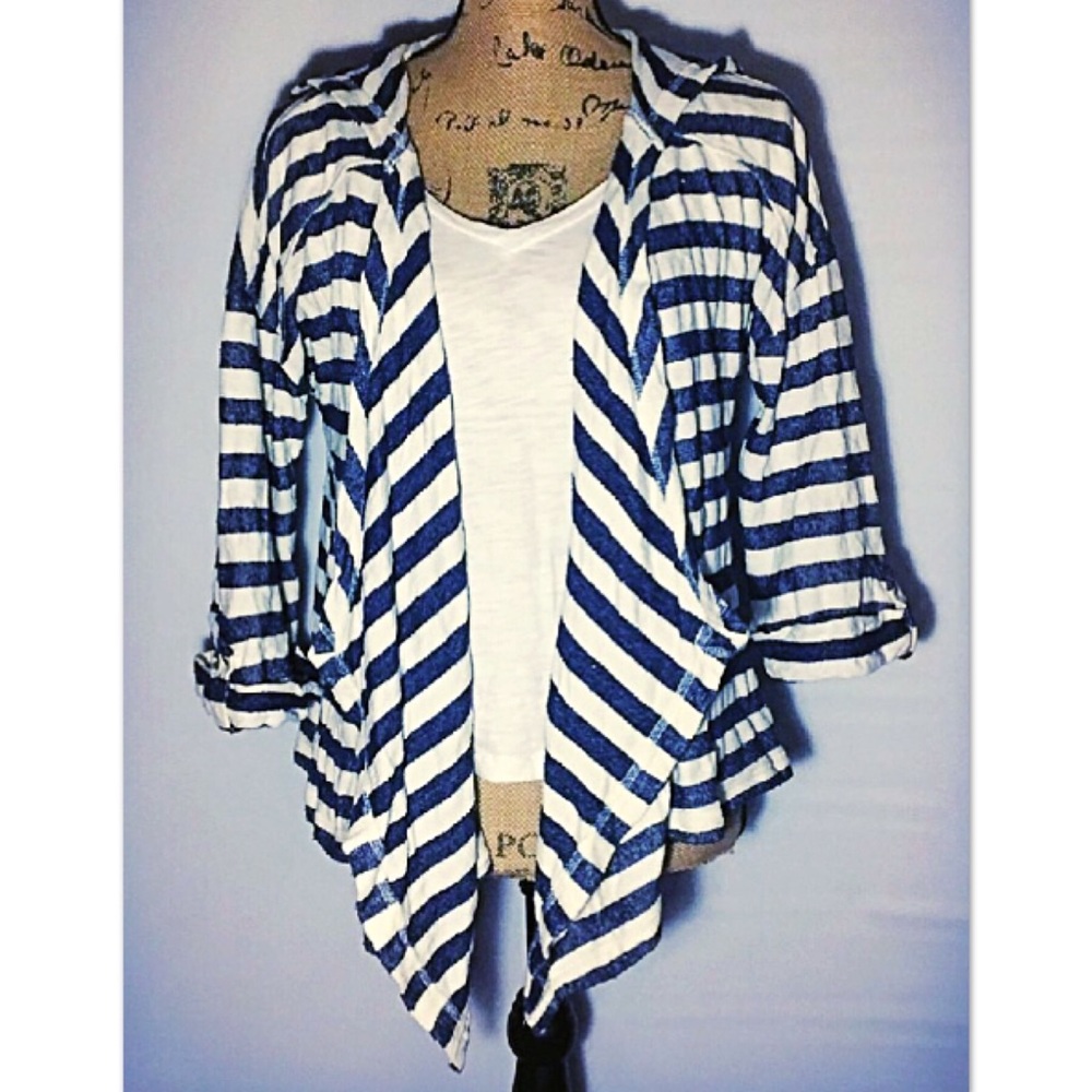Maurices Navy Stripe Top Size Medium ⚓️
