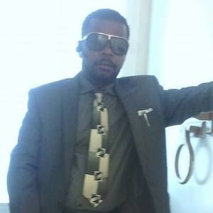 Meet your Posher, Jolinete