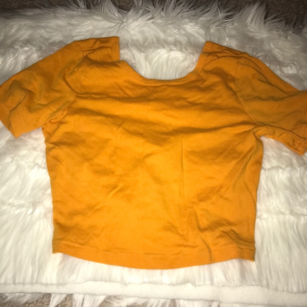 Crop top