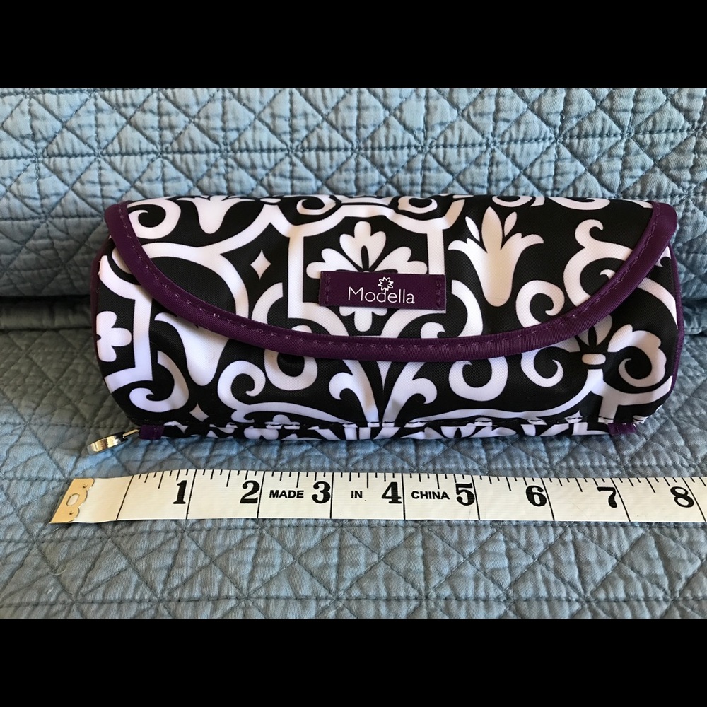Modella Jewelry/Cosmetic Roll Bag.