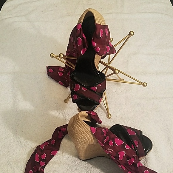 ***SOLD***Gucci - Picture 2 of 4