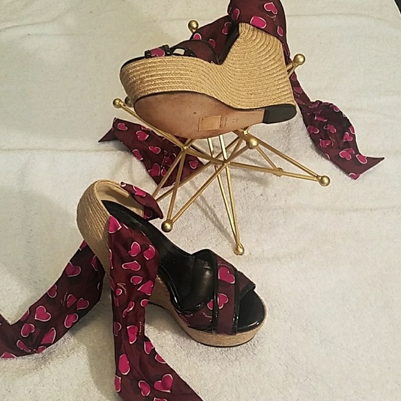 ***SOLD***Gucci - Picture 3 of 4