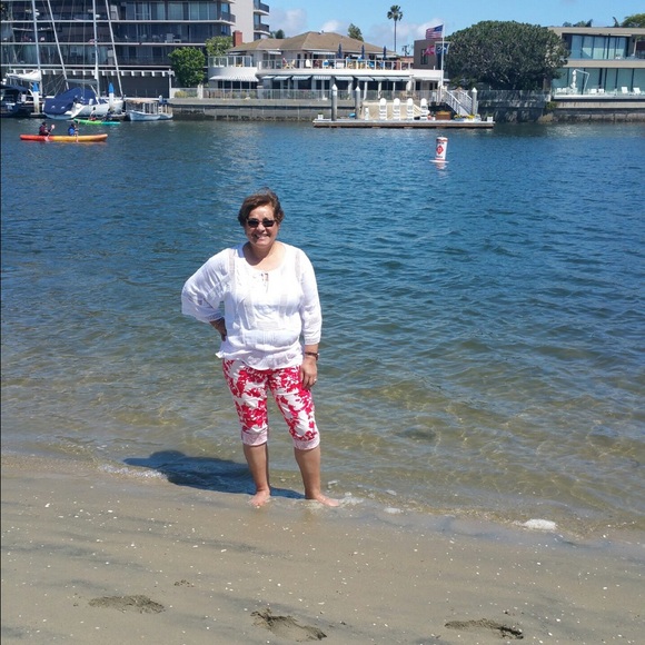 Meet your Posher, Mercedes - Picture 1 of 1