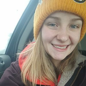 Meet your Posher, Alexis