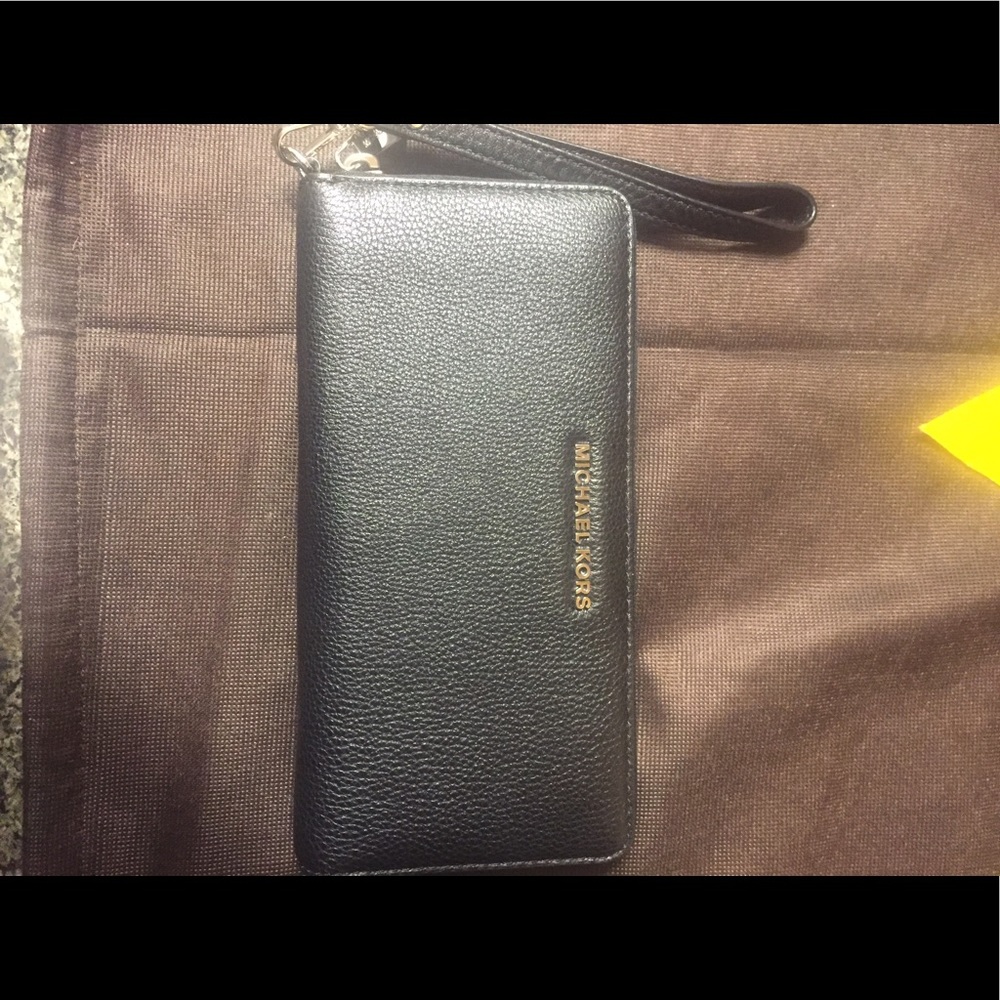 Michael Kors wallet/clutch