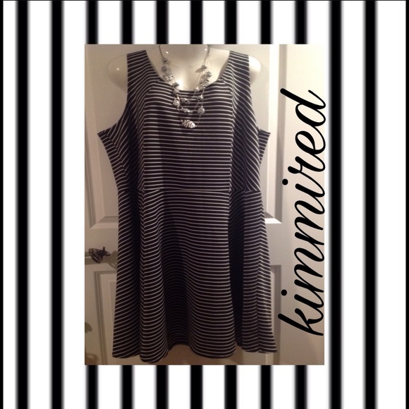 aSHLeY STeWART Stripe Skater Dress ~ 2️⃣2️⃣/2️⃣4️⃣ - Picture 2 of 4