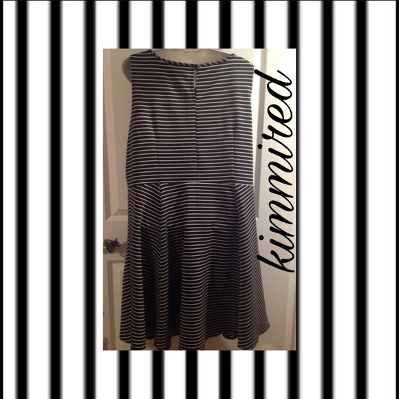 aSHLeY STeWART Stripe Skater Dress ~ 2️⃣2️⃣/2️⃣4️⃣ - Picture 3 of 4
