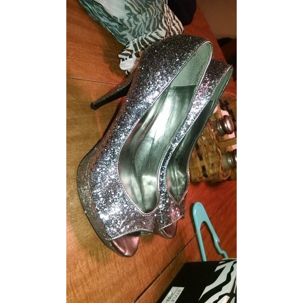 Guess heels. Silver heels! Size 7 1/2