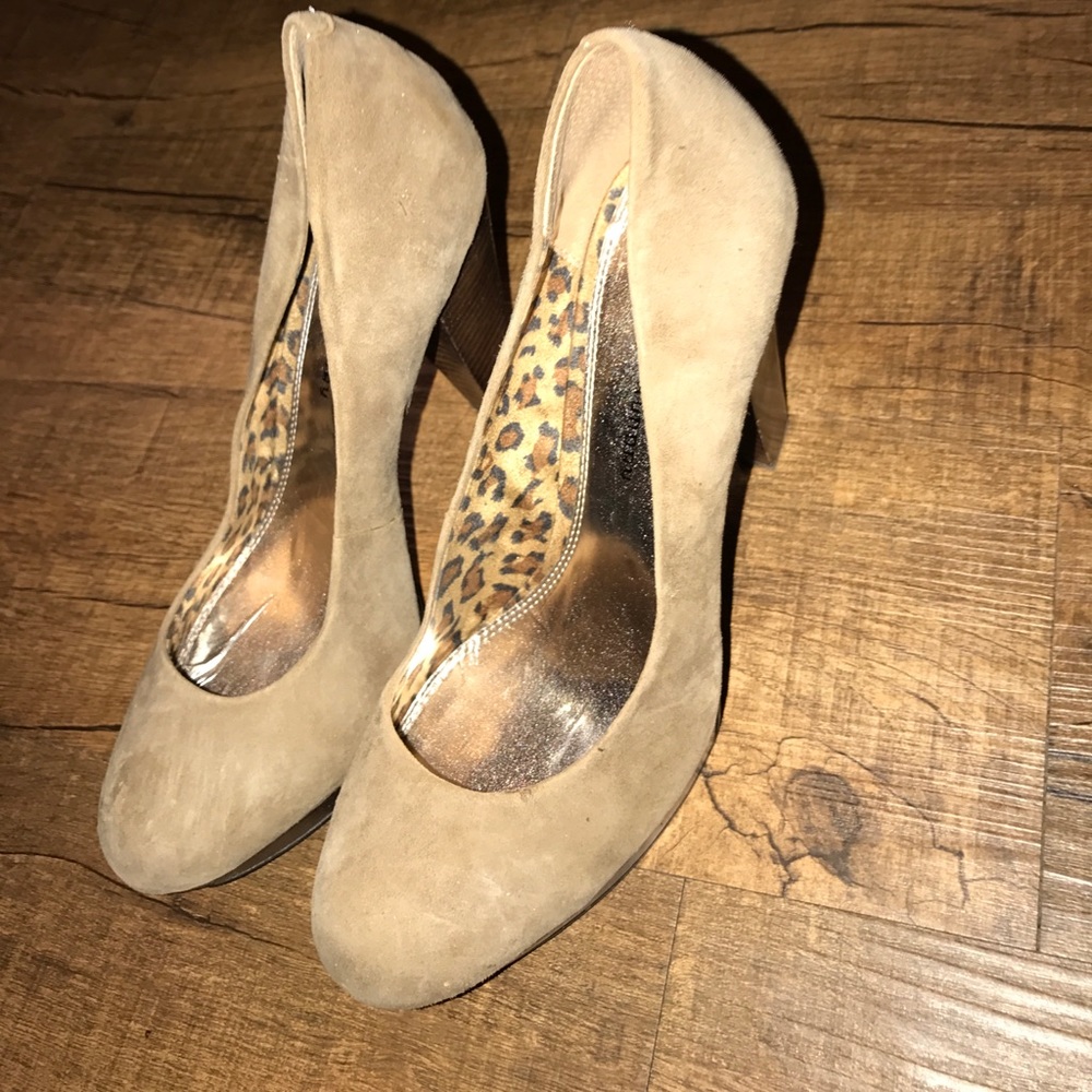 Chimes laundry heels