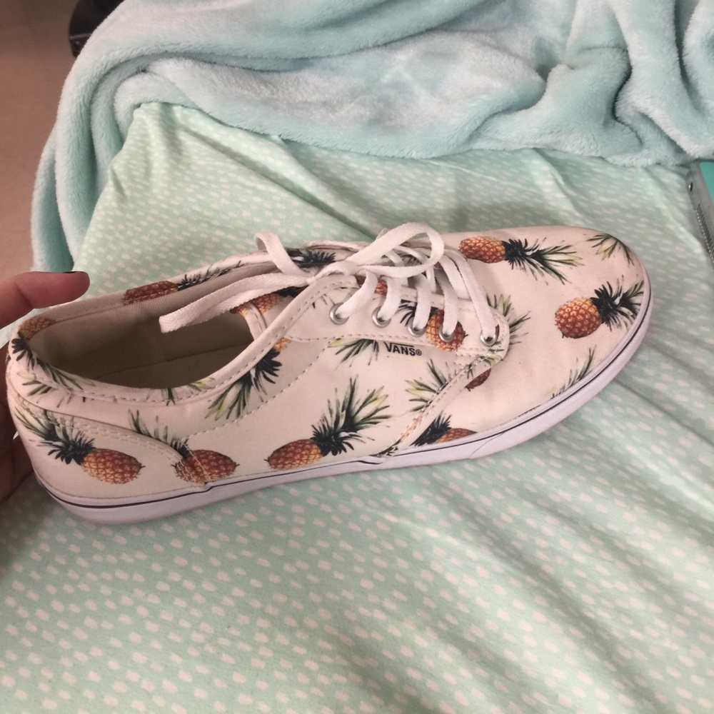 Pineapple vans