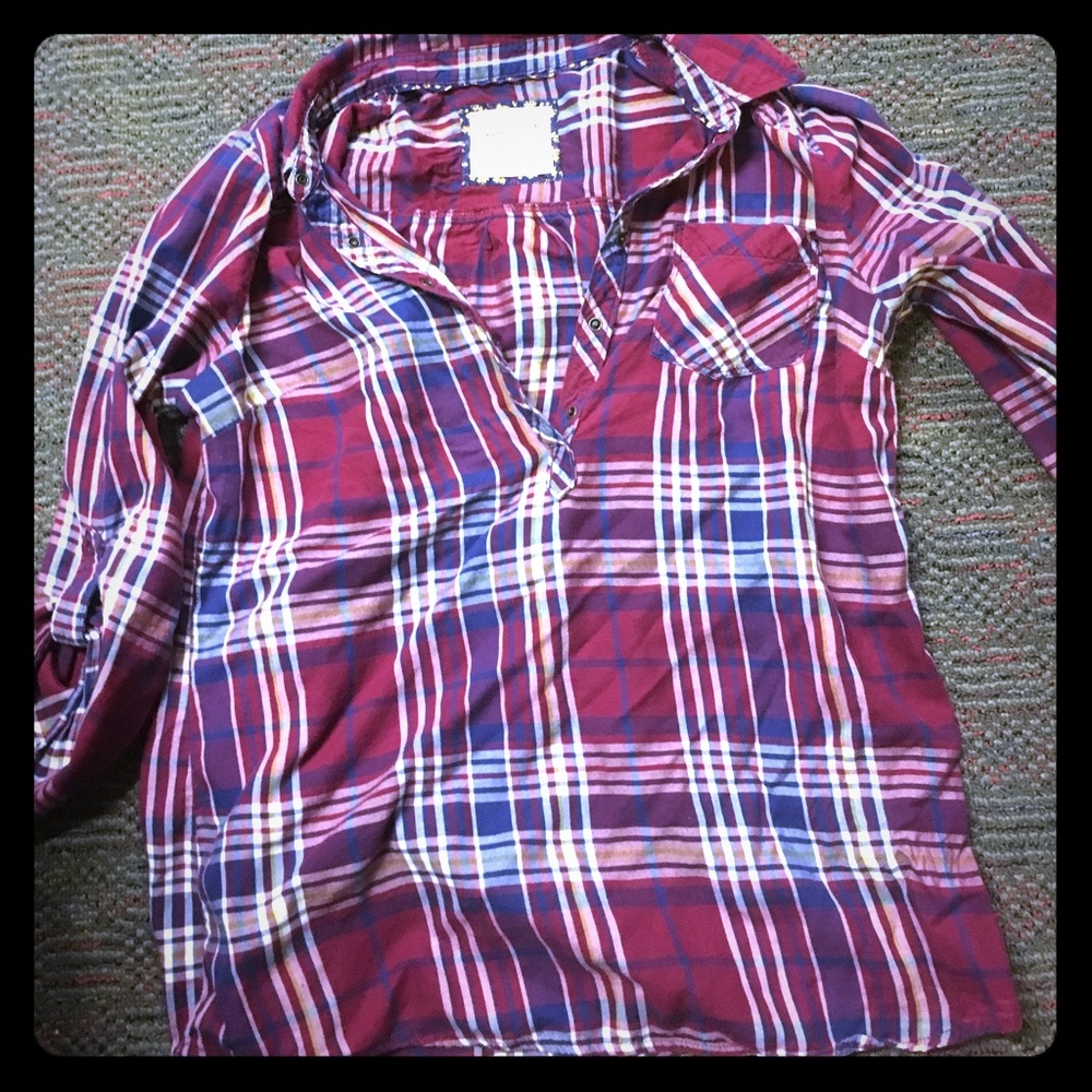 Super cute plaid shirt
