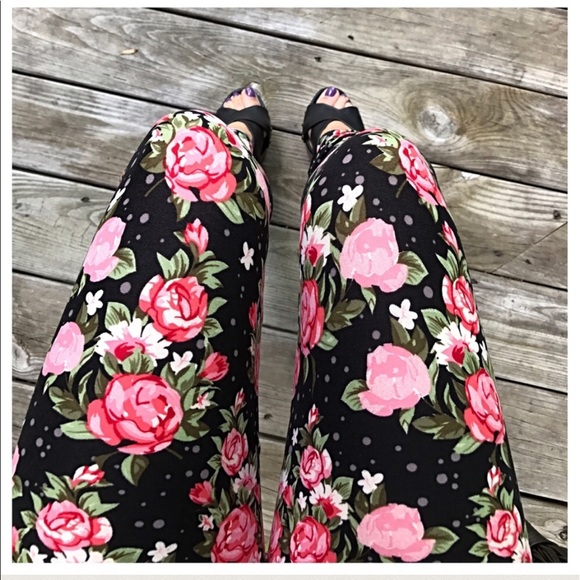 ✨LAST ONE ✨Roses floral leggings - Picture 6 of 8