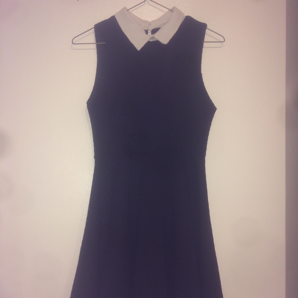 black peter pan collar dress