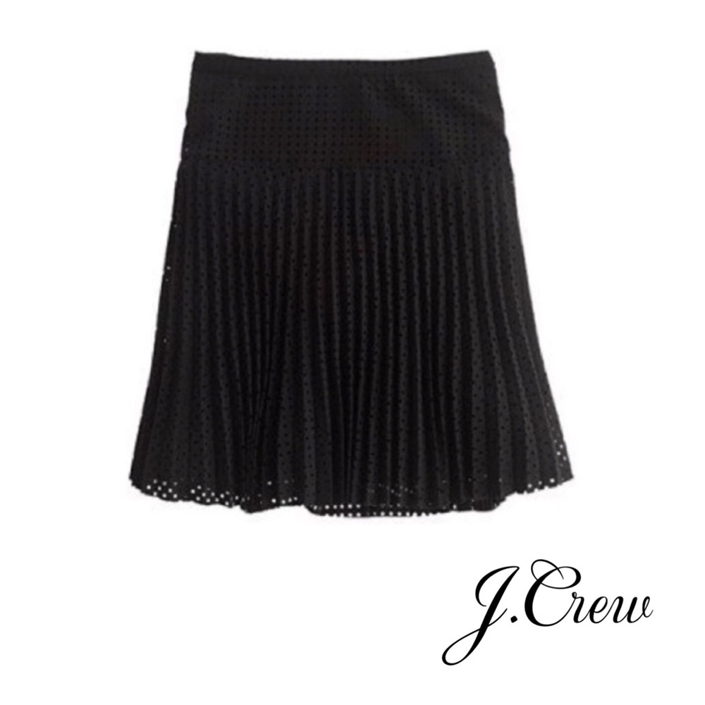EUC Laser-Cut Pleated Skirt in Black