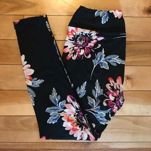Major UNICORN Lularoe Dahlia on black OS leggings