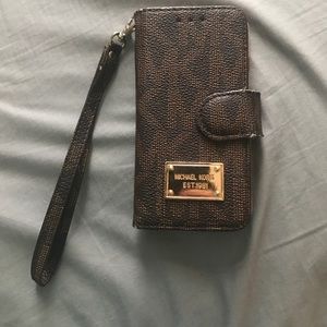 MK iPhone 6/7 Wallet Case