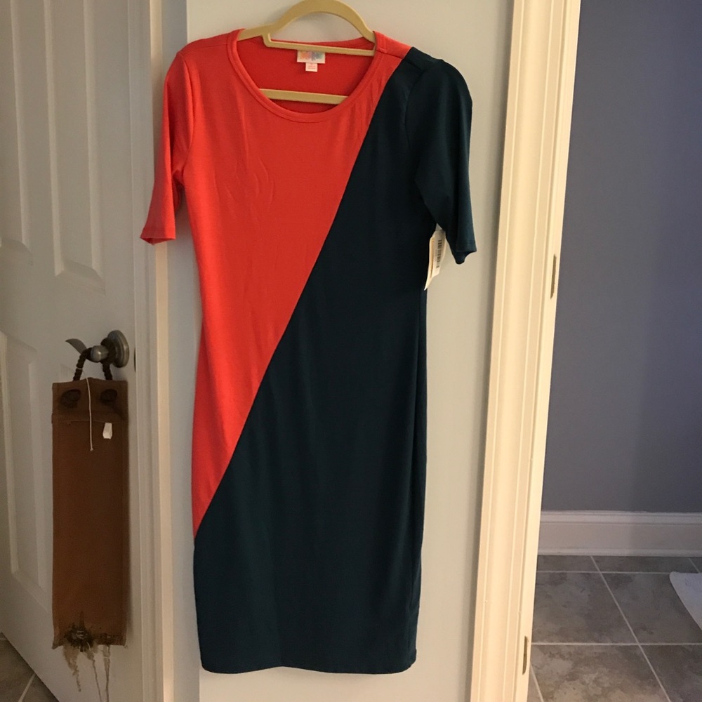 LuLaRoe Julia NWT Small beautiful dress!