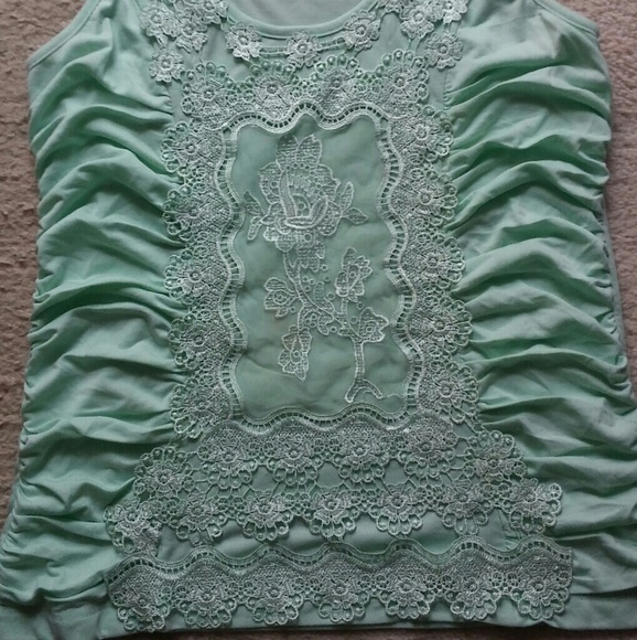 Tank top - Picture 2 of 3