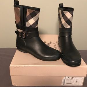 Burberry Holloway rain boots size EUR 37 US 7