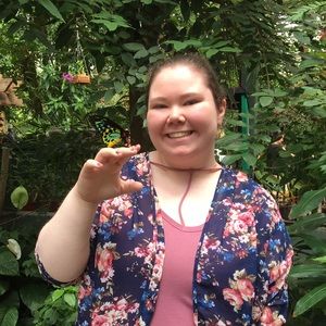 Meet your Posher, Cassandra