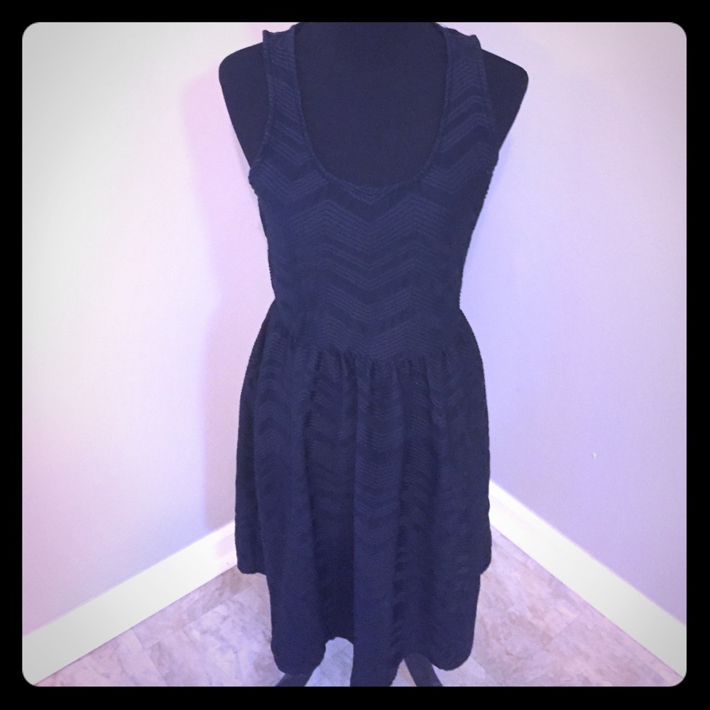 Super cute black dress tone on tone chevron print