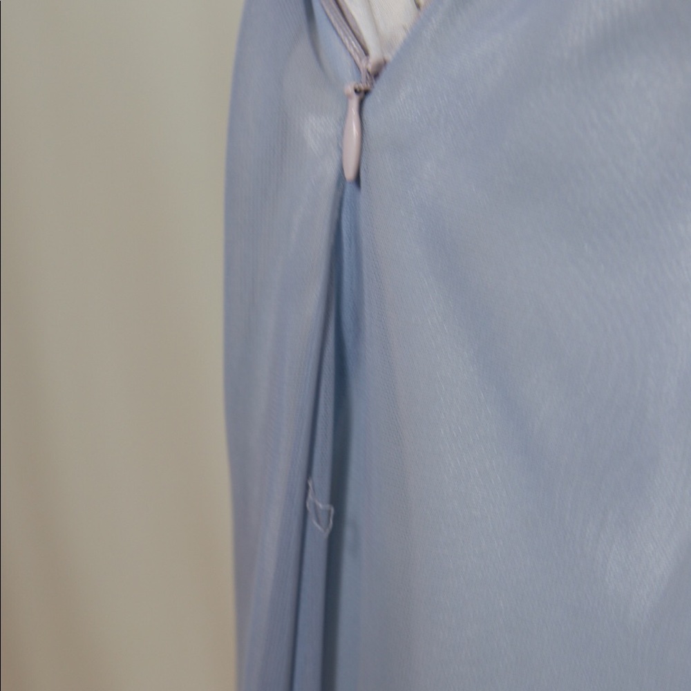 Cache vintage formal gown in light blue - Picture 7 of 7