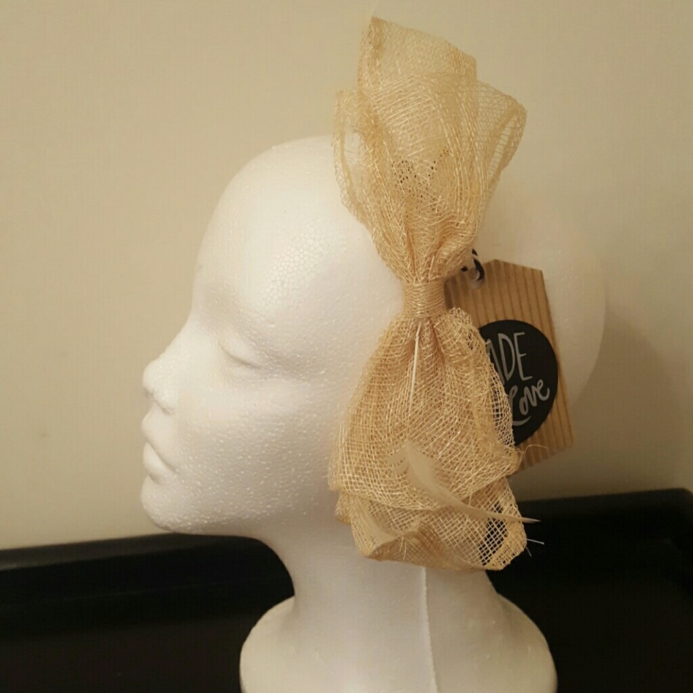 ❤Derby Love Sale ❤A Simple Bow