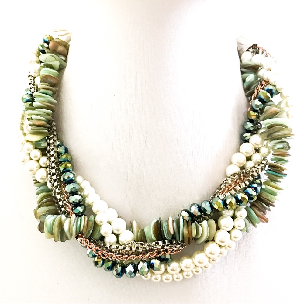 Alice's Chic Boutique necklace