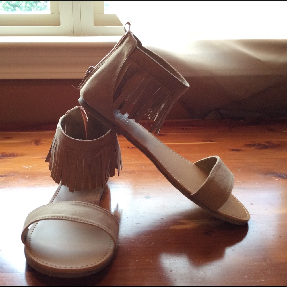 ‼️SOLD‼️On another Site NWOT Crazy 8 Sandals