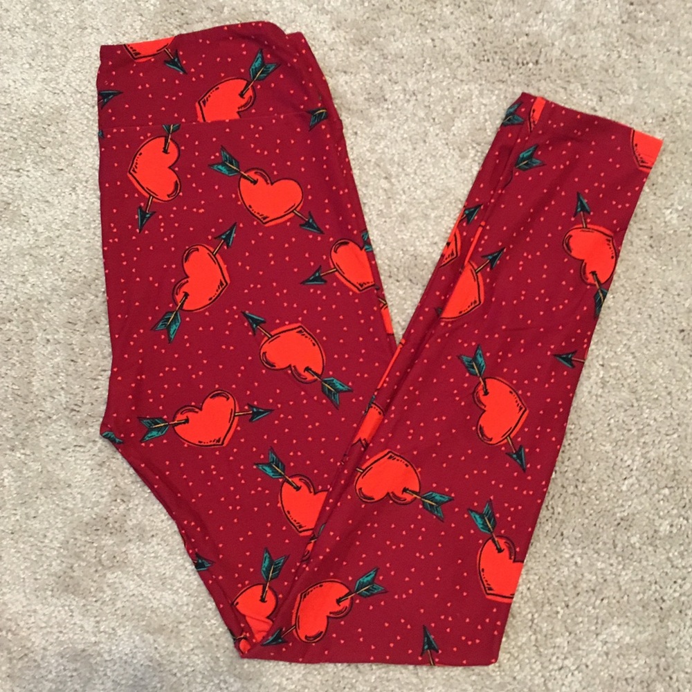 💘LuLaRoe Hearts OS Leggings 💘 NEW