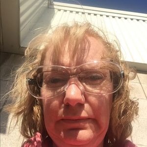 Meet your Posher, Dana