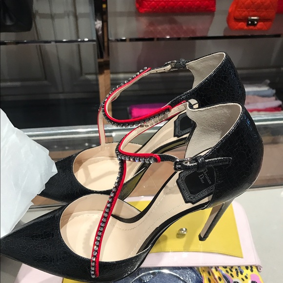 Christian Dior Black Pointed Curve Heels - Picture 6 of 10