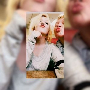 Meet your Posher, Bee