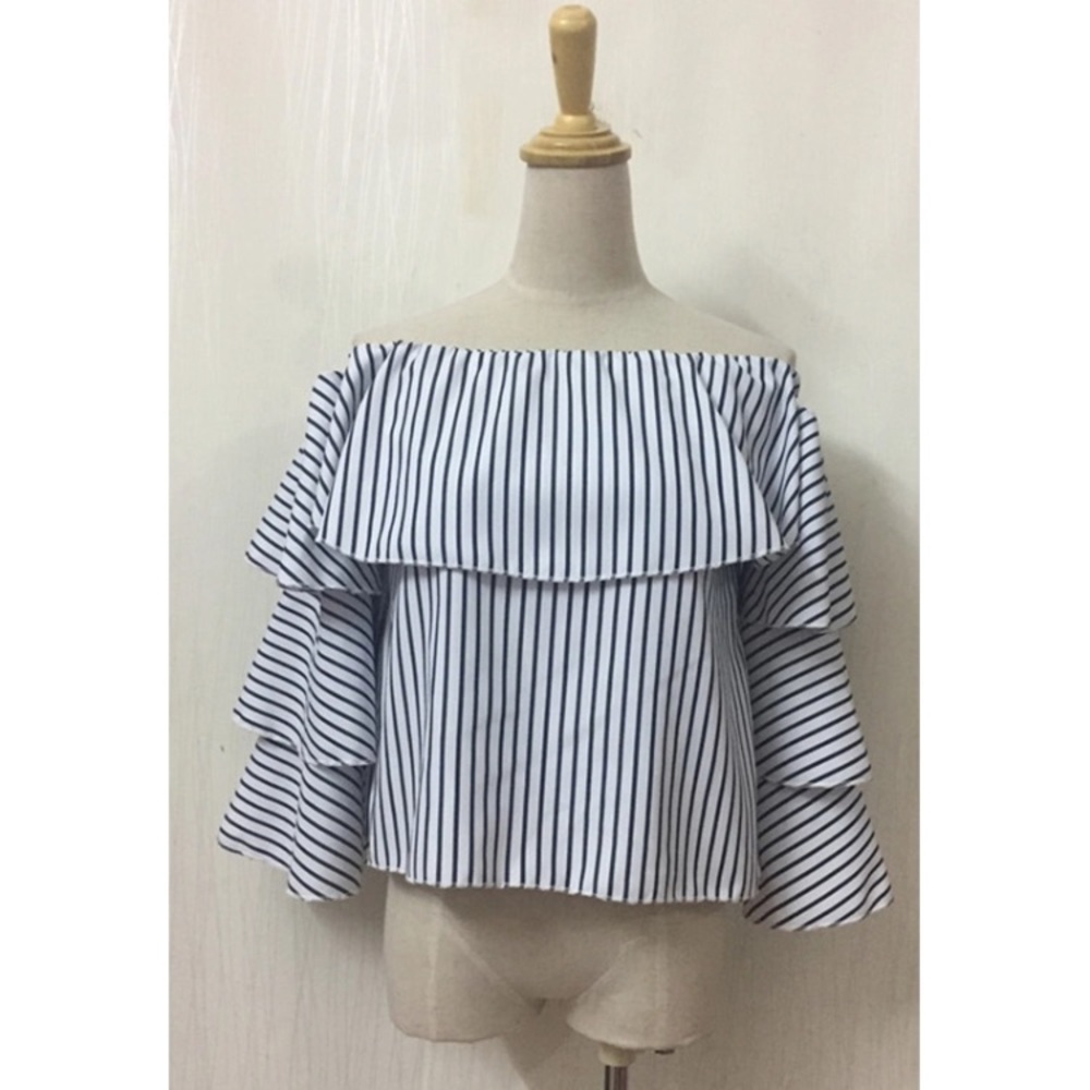 🌟Last 🆕Faye Ruffle Sleeve off The Shoulder Top - Picture 7 of 8