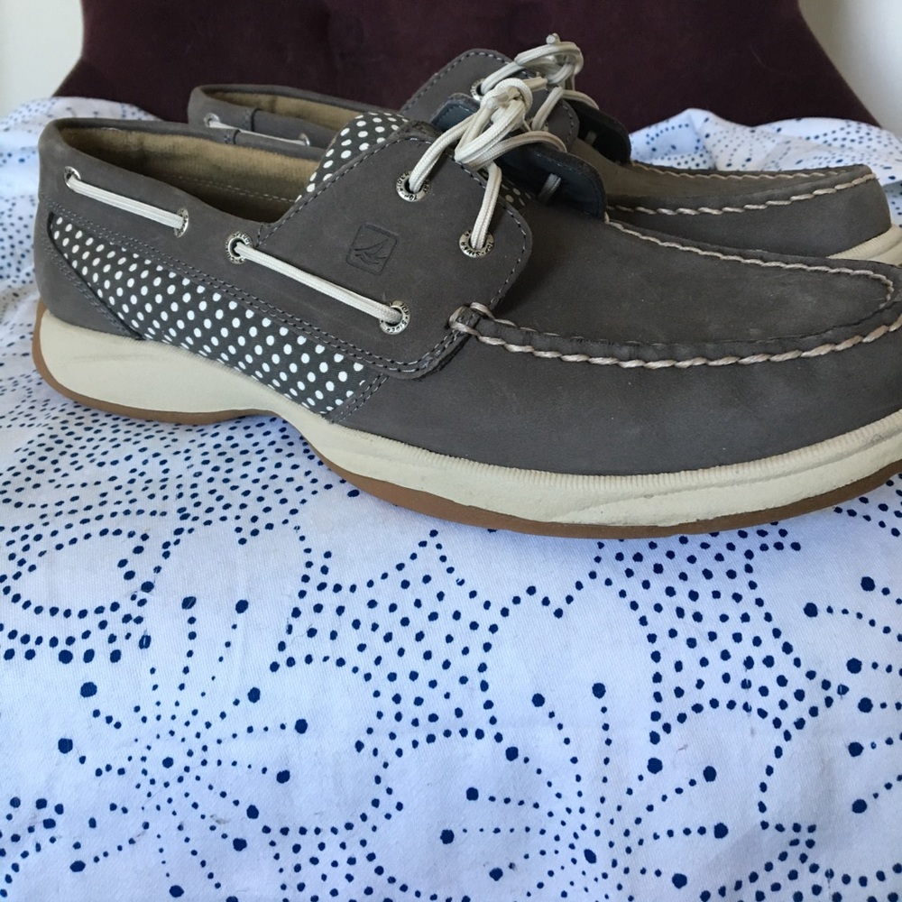 Women Sperry shoe