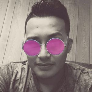 Meet your Posher, Urian