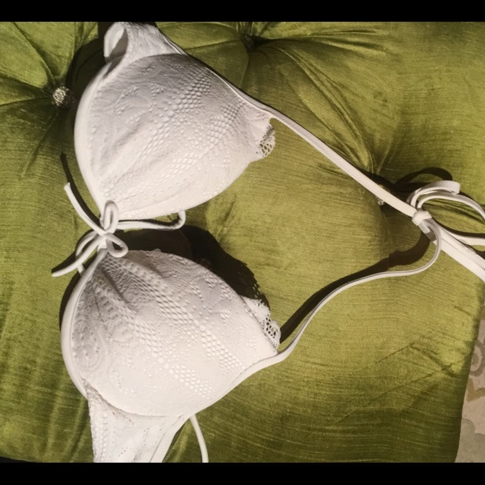 Victoria's Secret white bikini top push up 32B