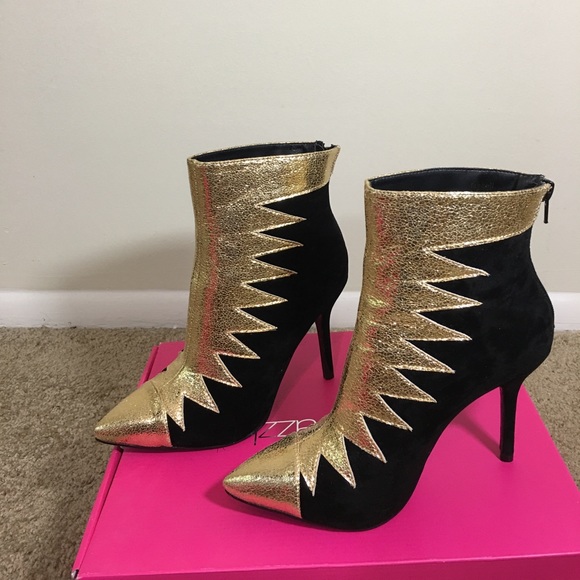 🔥Sexy Gold/Black Ankle Booties🔥 - Picture 5 of 7