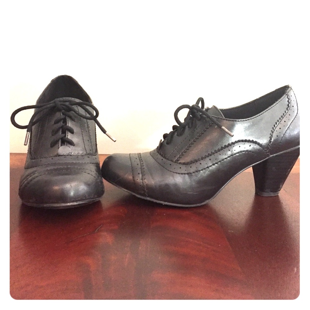 Black Sbicca close toe heels