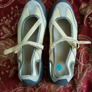 Lands End Mary Jane  Trekker Womens shoes