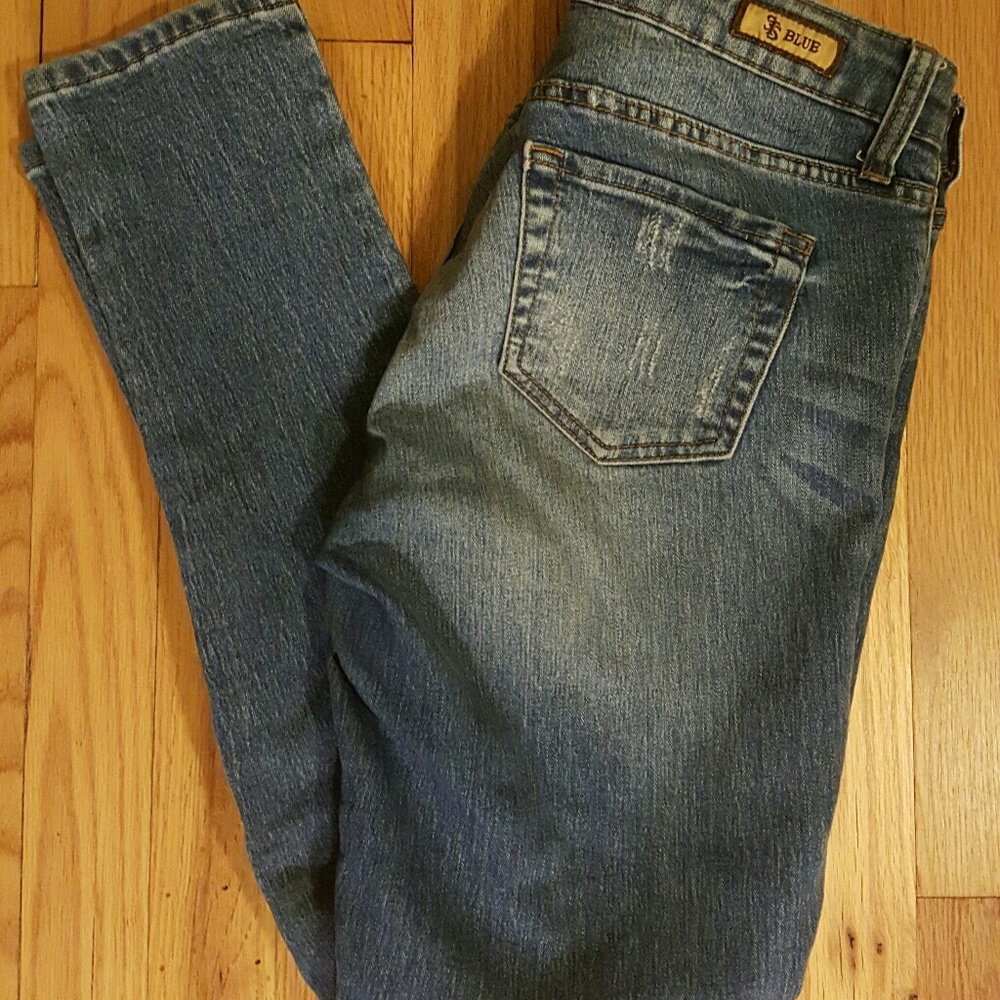 Distressed Skinny Jeans