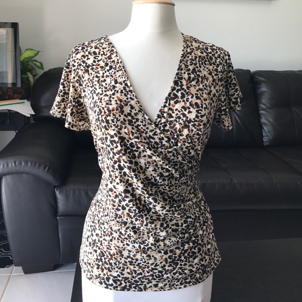 Beautiful flutter sleeve leopard top
