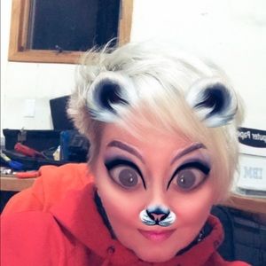 Meet your Posher, Holly