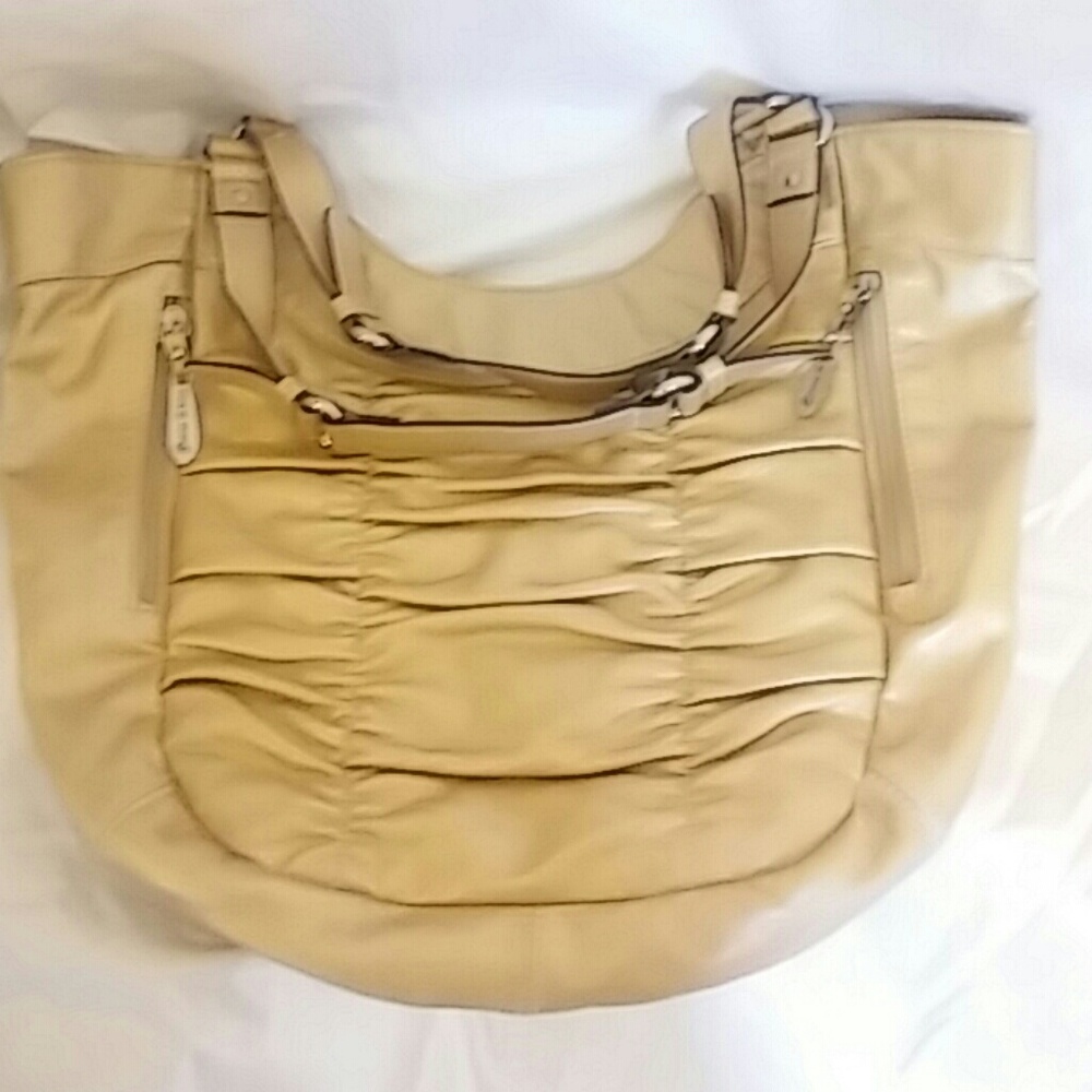 Stunning gold Genna di Rossi shoulder bag
