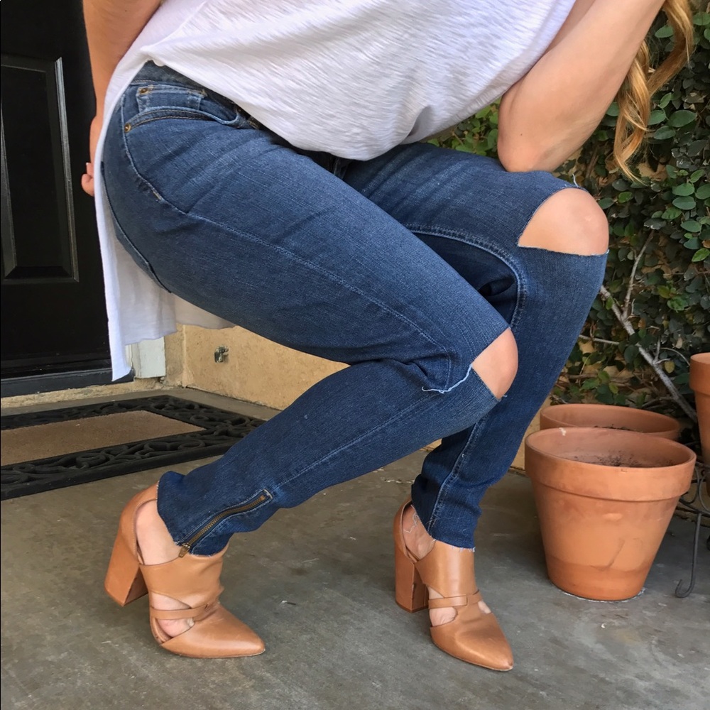 Knee Slit Zipper Hem Jean