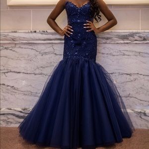 Selling this prom dress!