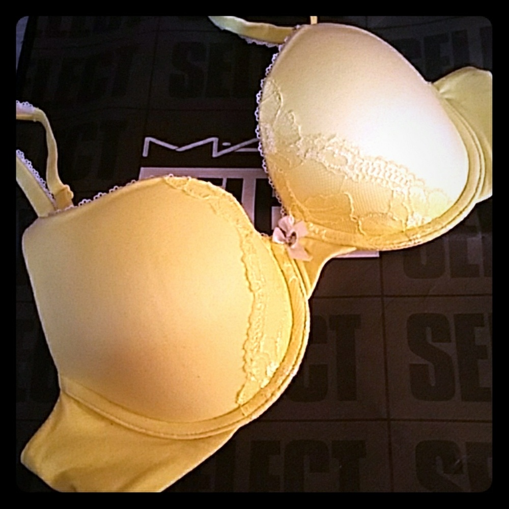 36B Victoria Secret Bra w/Lace